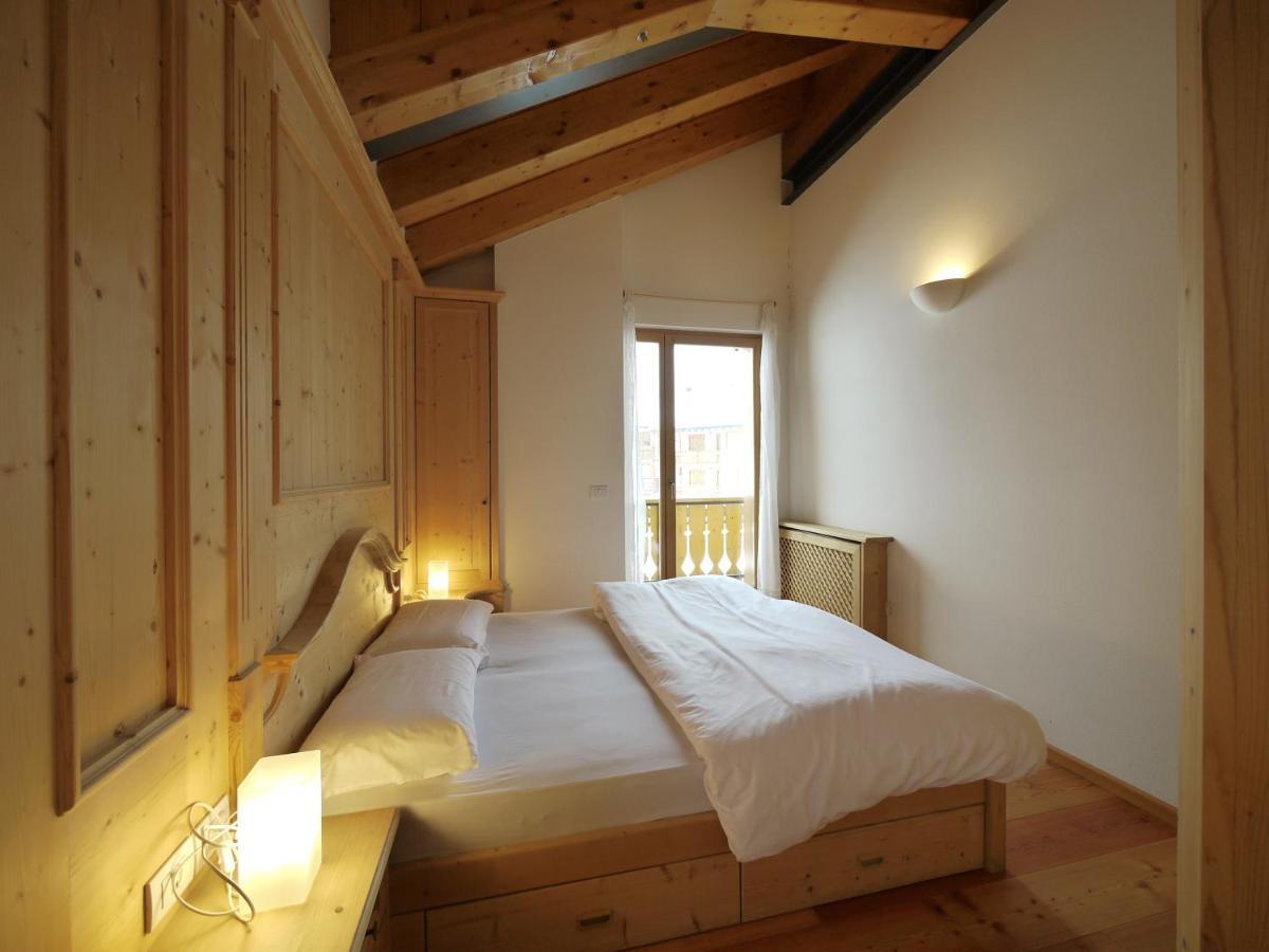 Service Apartment *